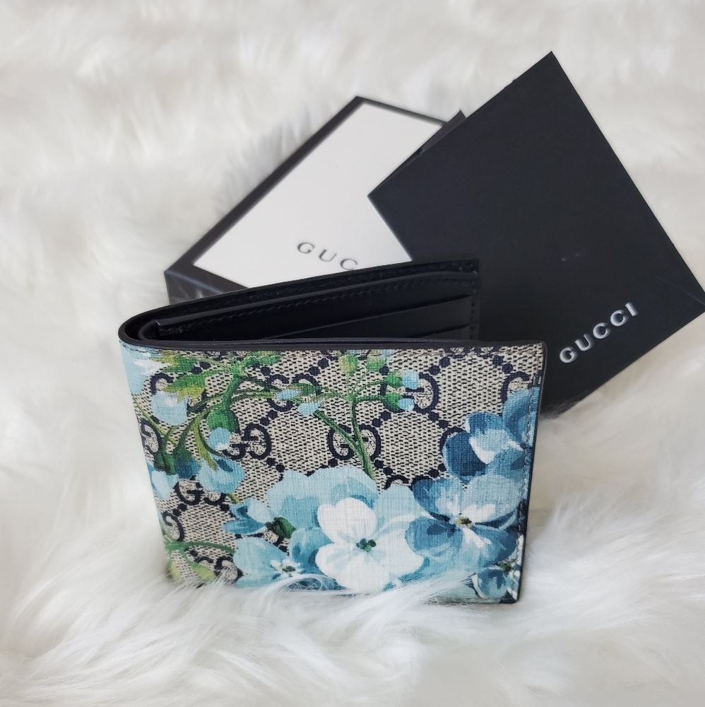 Gucci GG Supreme Blooms Wallet